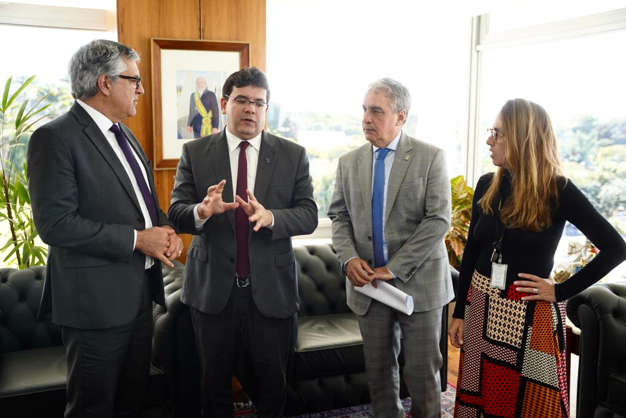 Em Brasília Rafael Fonteles visita ministérios para agilizar obras do