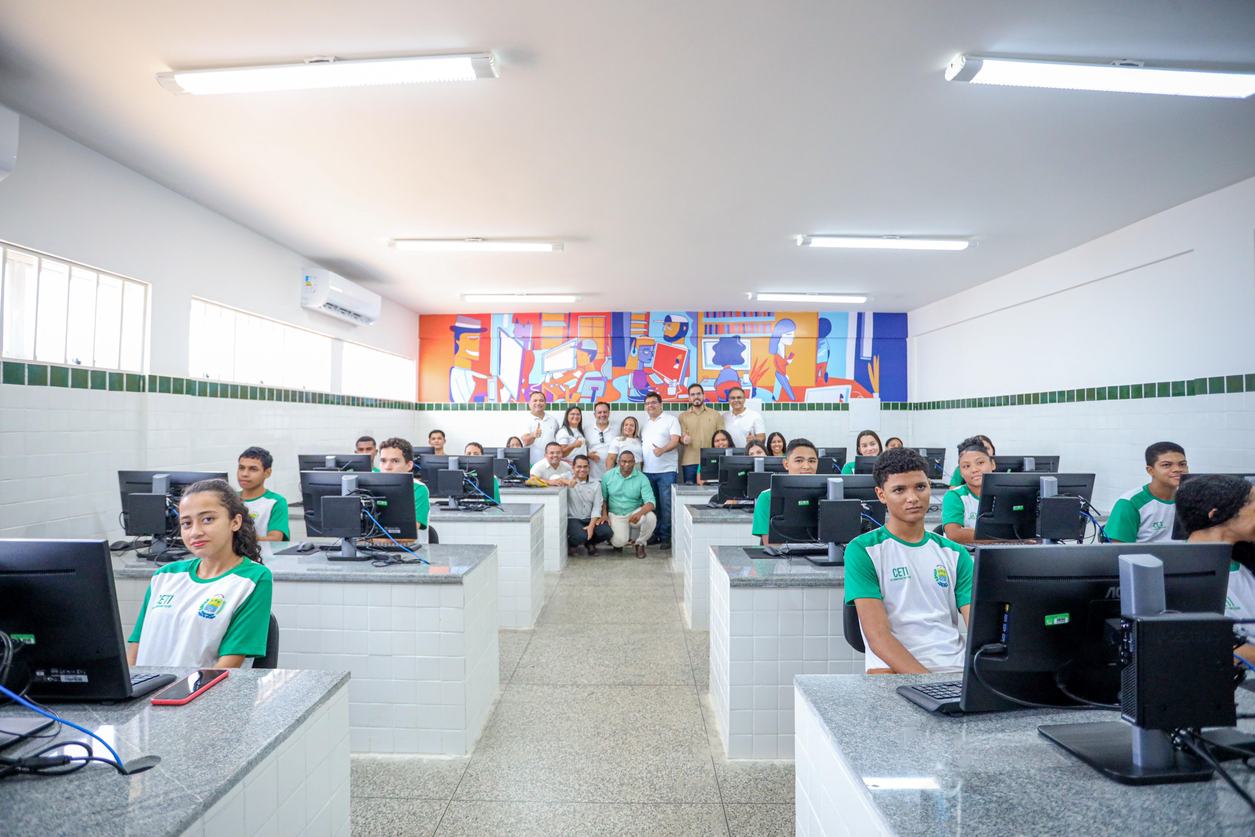 Ceti Petrônio Martins Falcão Alvorada do Gurguéia 35.jpg