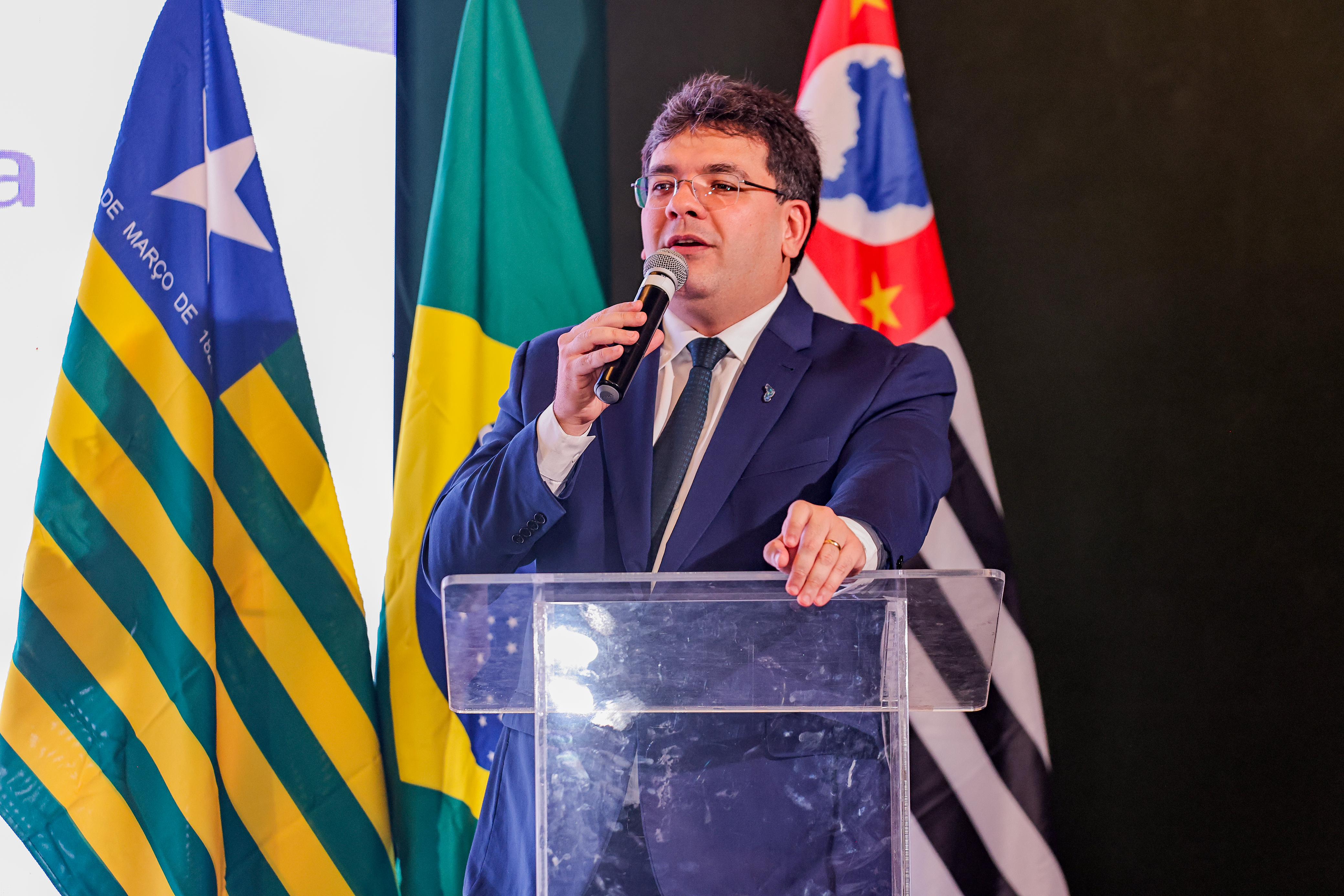 Ministro do STF André Mendonça 2.jpg