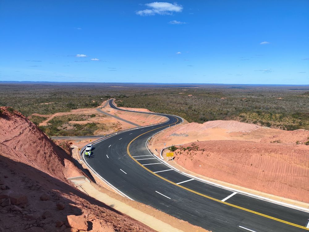 Pavimentação Serra do Quilombo.jpg