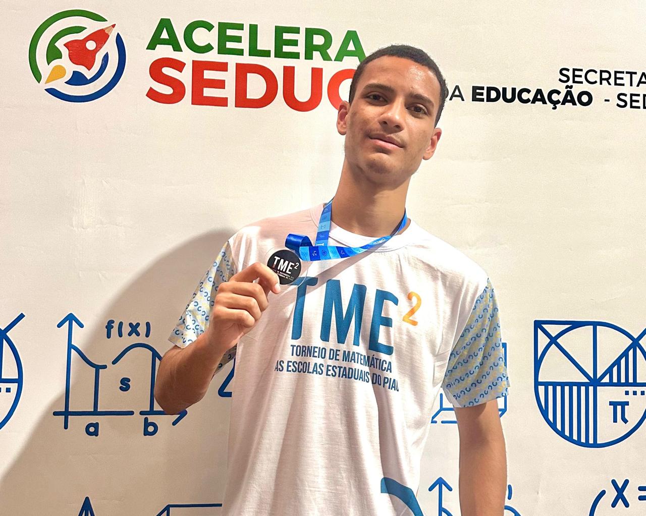 estudante medalhista.JPEG