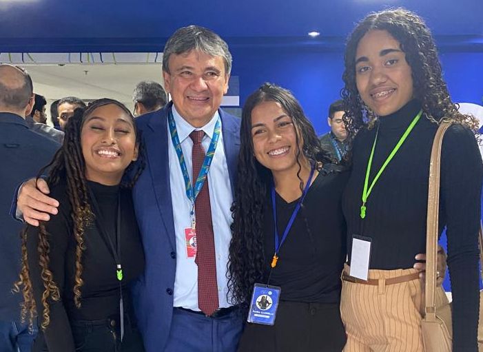 estudantes G20 3.jpg