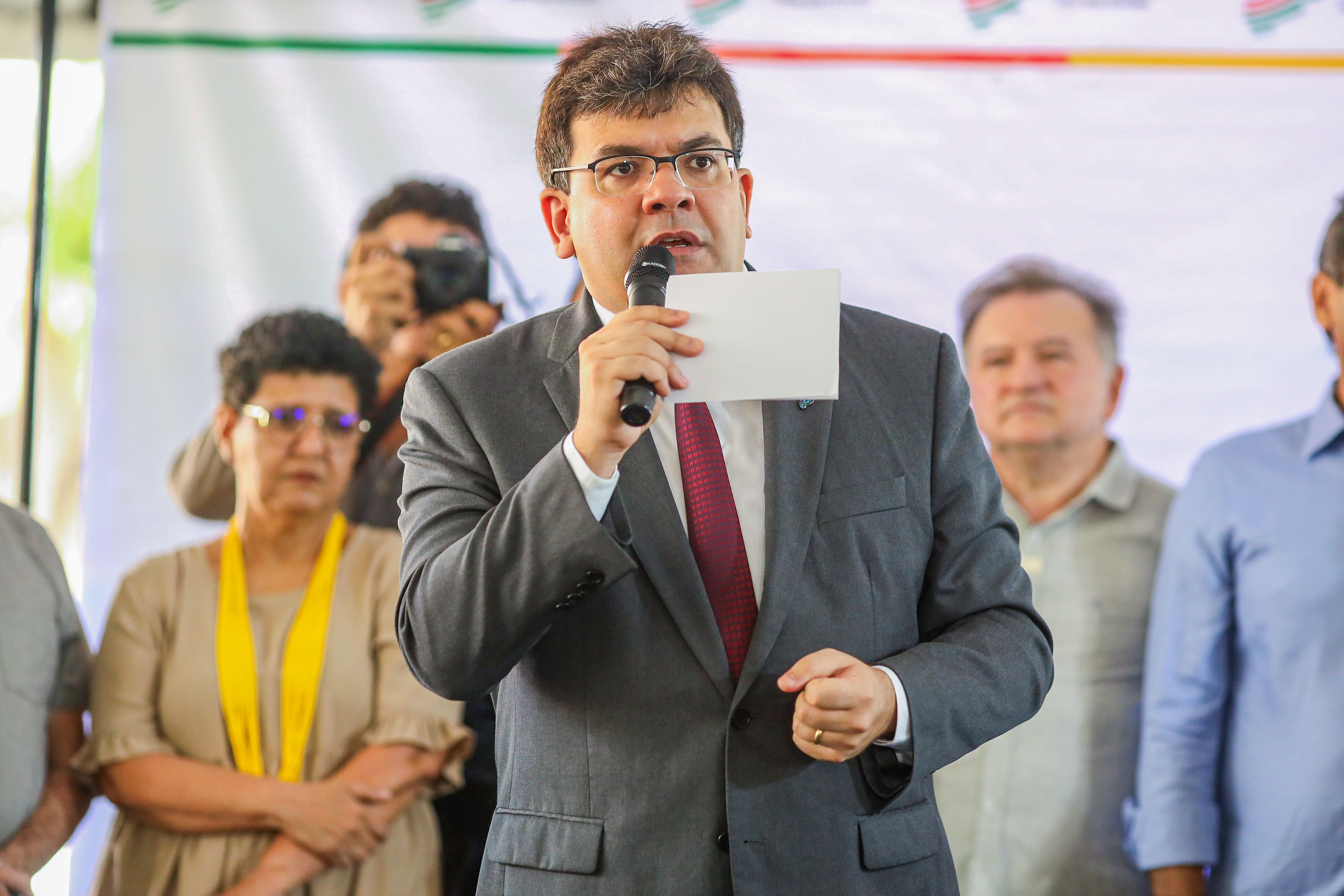Governador entrega 386 kits de irrigação a agricultores e destaca volume de  investimentos na área - Governo do Piauí