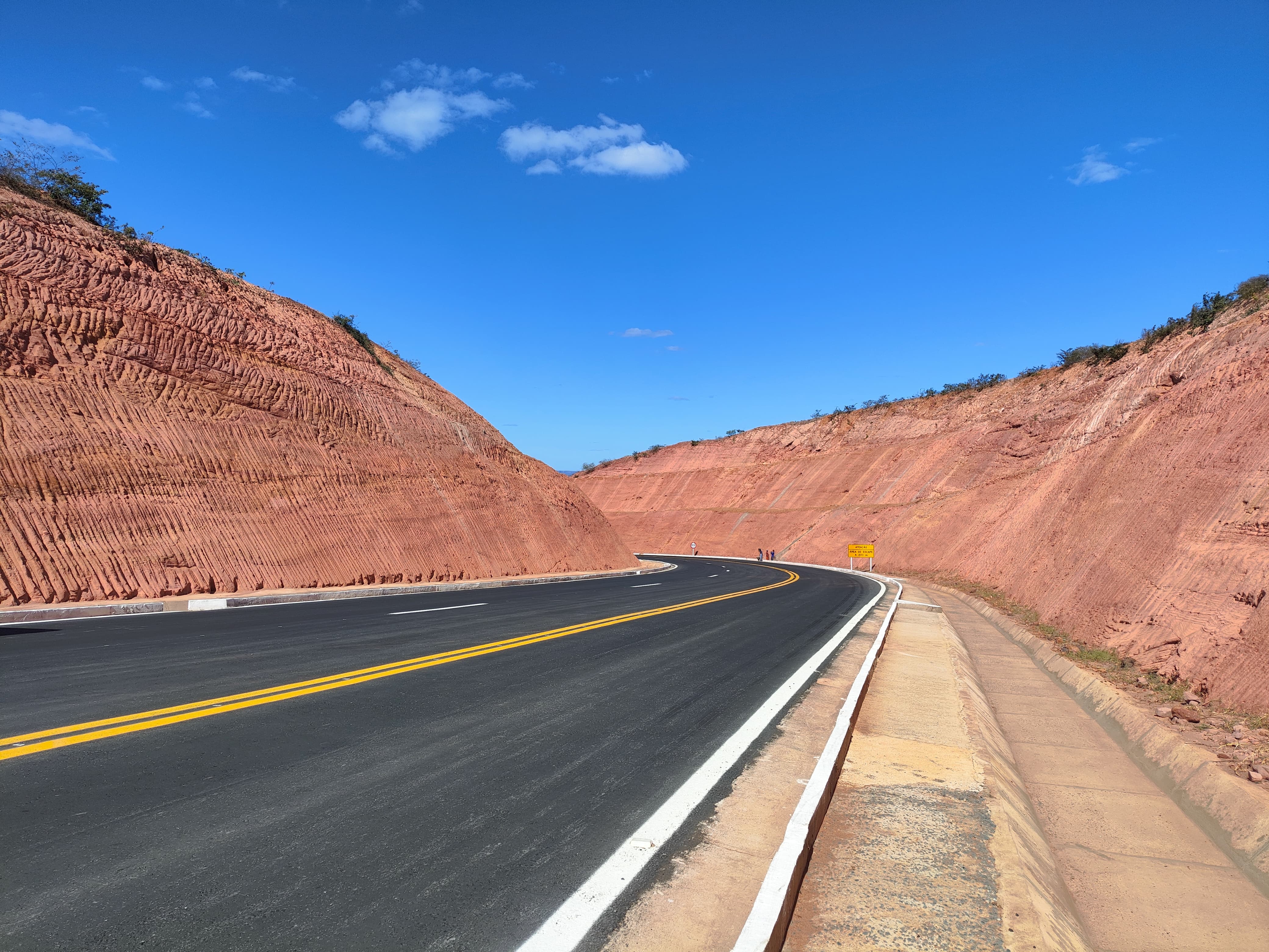 pavimentacao serra do quilombo4.jpg